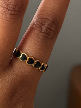 BLACK HEART RING
