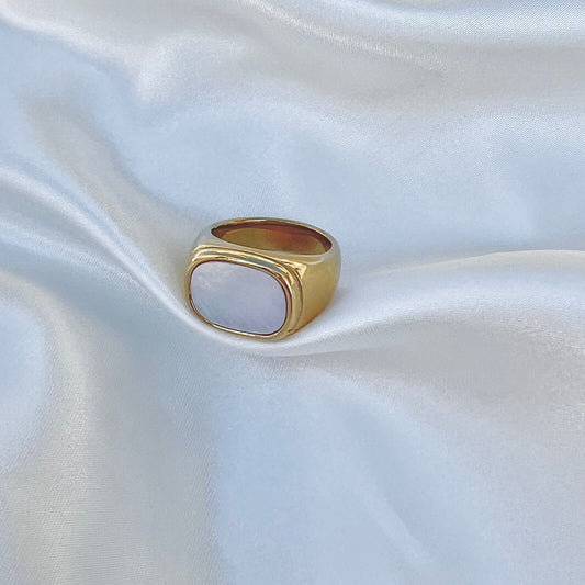 Pearly Gold Ring